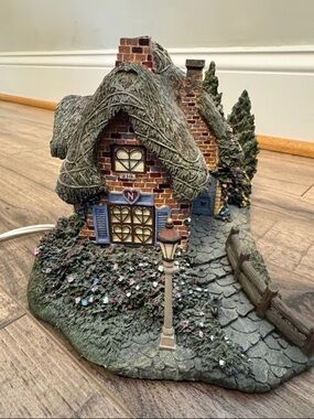 Thomas kinkade sweetheart cottage - Hawthorne village